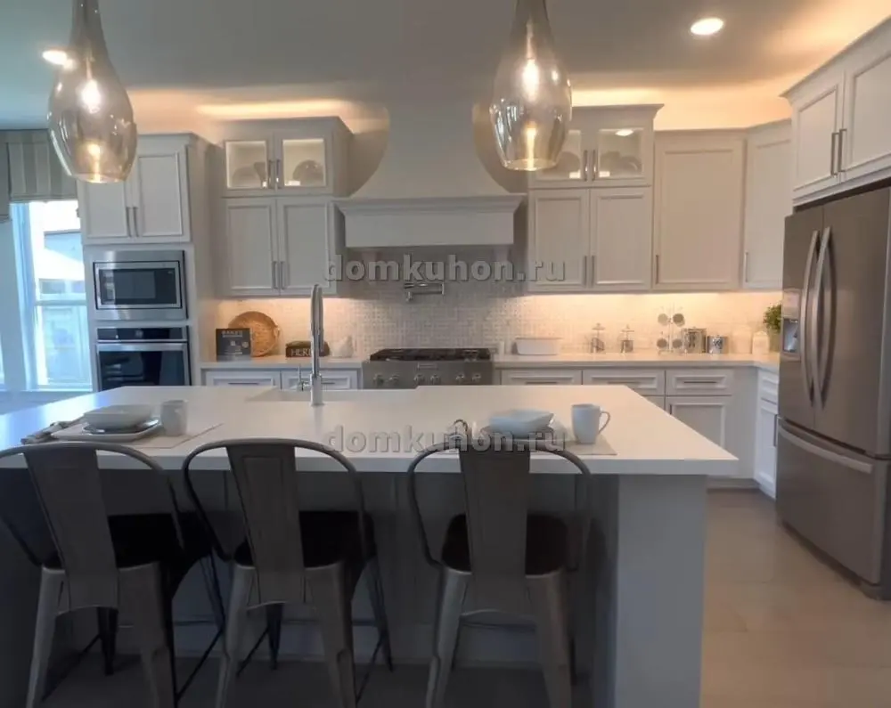 Кухня с островом - Фьюжен